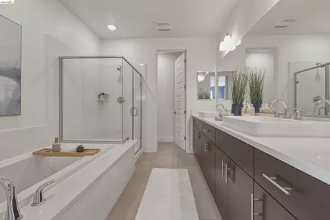 Bath - 467 Mitchell Ave, Alameda, CA 94501 photo 4 of 7