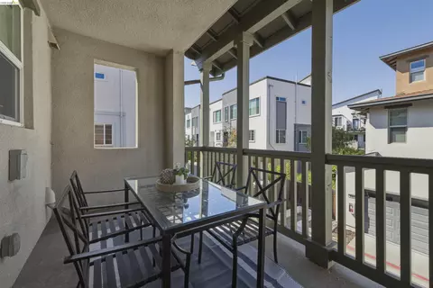 Exterior - 467 Mitchell Ave, Alameda, CA 94501 photo 1 of 9