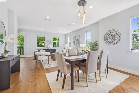 Dining - 467 Mitchell Ave, Alameda, CA 94501 photo 2 of 5