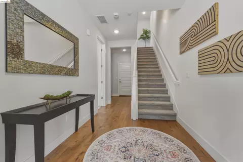 Entry Way - 467 Mitchell Ave, Alameda, CA 94501 photo 1 of 5