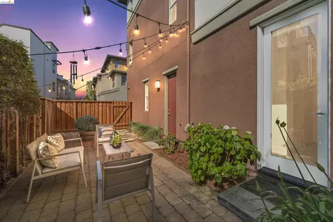 Exterior - 467 Mitchell Ave, Alameda, CA 94501 photo 5 of 9