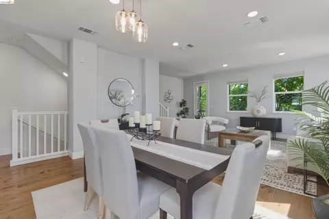 Dining - 467 Mitchell Ave, Alameda, CA 94501 photo 5 of 5