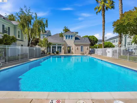 Exterior - 3760 Central Pkwy, Dublin, CA 94568 photo 7 of 10