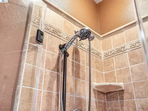 Bath - 3760 Central Pkwy, Dublin, CA 94568 photo 4 of 6