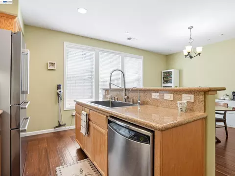 Kitchen - 3760 Central Pkwy, Dublin, CA 94568 photo 6 of 6
