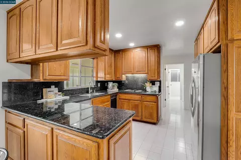 Kitchen - 61 Sullivan Dr, Moraga, CA 94556 photo 3 of 6