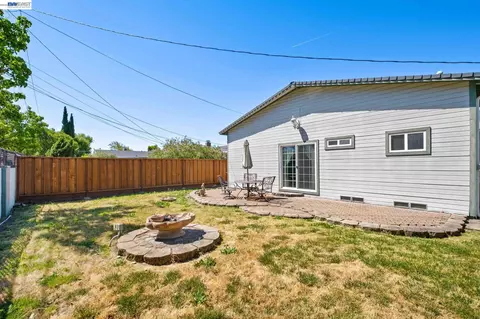 Exterior - 8591 Beverly Ln, Dublin, CA 94568 photo 5 of 9