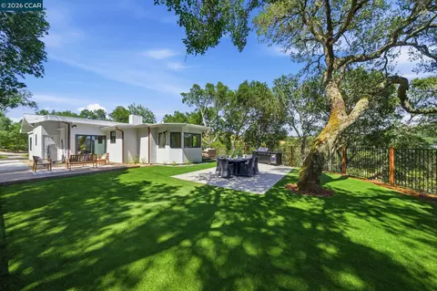233 Melody Ln, Orinda, CA 94563