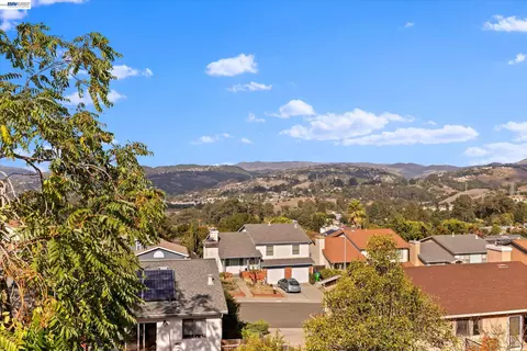 View/Area - 3280 Ohlone Way, Hayward, CA 94541 photo 3 of 7