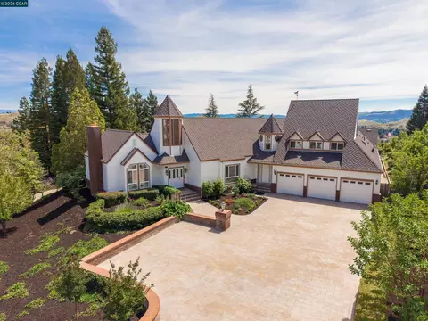 4110 Sugar Maple Dr, Danville, CA 94506
