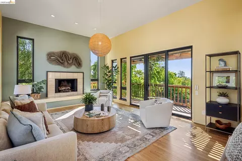 Living - 576 Vistamont Ave, Berkeley, CA 94708 photo 1 of 2