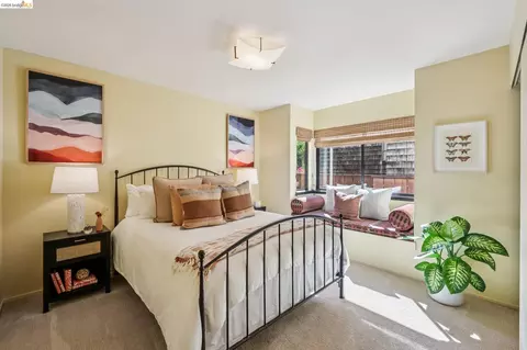 Bedroom - 576 Vistamont Ave, Berkeley, CA 94708 photo 3 of 3