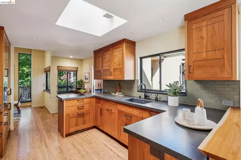 Kitchen - 576 Vistamont Ave, Berkeley, CA 94708 photo 3 of 3