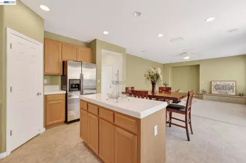 Kitchen - 9348 Vintner Cir, Patterson, CA 95363 photo 3 of 4