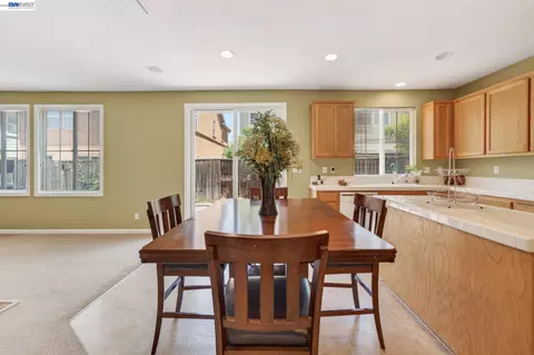 Dining - 9348 Vintner Cir, Patterson, CA 95363 photo 1 of 1