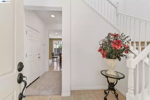 Entry Way - 9348 Vintner Cir, Patterson, CA 95363 photo 2 of 6