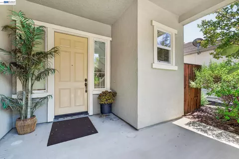 Exterior - 9348 Vintner Cir, Patterson, CA 95363 photo 4 of 10