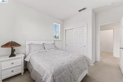 Bedroom - 9348 Vintner Cir, Patterson, CA 95363 photo 4 of 6