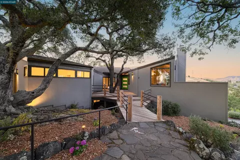 2 Leeward Gln, Lafayette, CA 94549