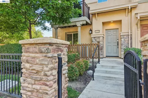 1250 Detroit Ave #1, Concord, CA 94520