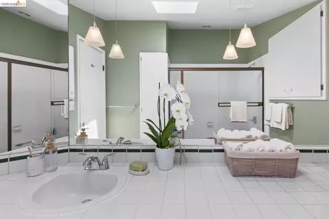 Bath - 248 The Uplands, Berkeley, CA 94705 photo 3 of 6
