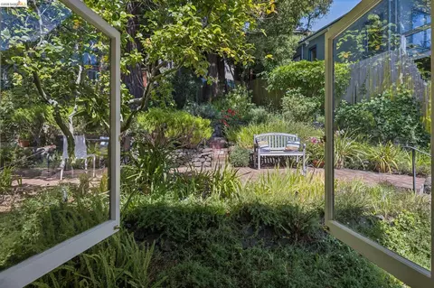 Exterior - 8 Mosswood Rd, Berkeley, CA 94704 photo 3 of 10
