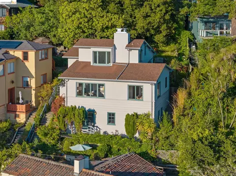 8 Mosswood Rd, Berkeley, CA 94704