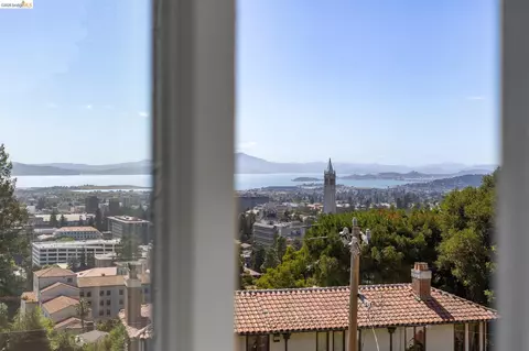 View/Area - 8 Mosswood Rd, Berkeley, CA 94704 photo 3 of 7