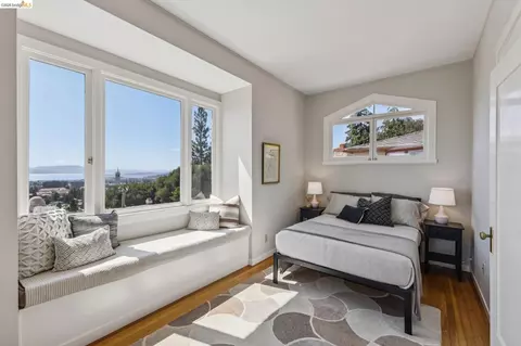 Bedroom - 8 Mosswood Rd, Berkeley, CA 94704 photo 1 of 8
