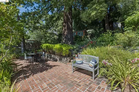 Exterior - 8 Mosswood Rd, Berkeley, CA 94704 photo 4 of 10