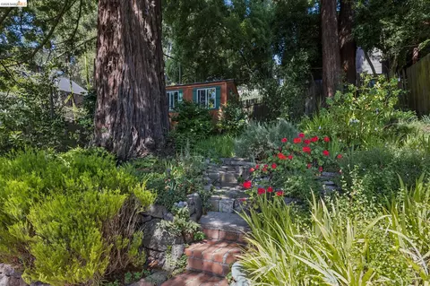 Exterior - 8 Mosswood Rd, Berkeley, CA 94704 photo 6 of 10