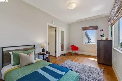 Bedroom - 8 Mosswood Rd, Berkeley, CA 94704 photo 3 of 8