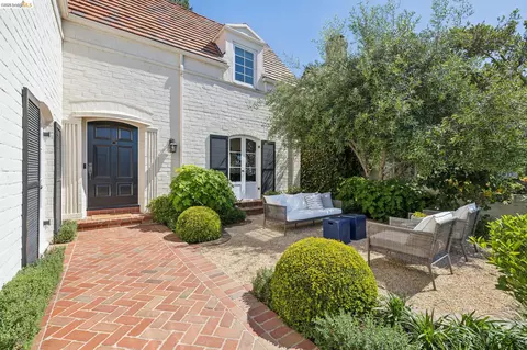 126 Woodland Way, Piedmont, CA 94611