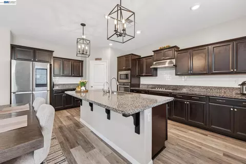 Kitchen - 455 Leonardo Way, Mountain House, CA 95391 photo 1 of 4