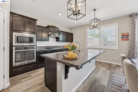 Kitchen - 455 Leonardo Way, Mountain House, CA 95391 photo 4 of 4
