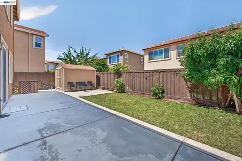 Exterior - 455 Leonardo Way, Mountain House, CA 95391 photo 7 of 11