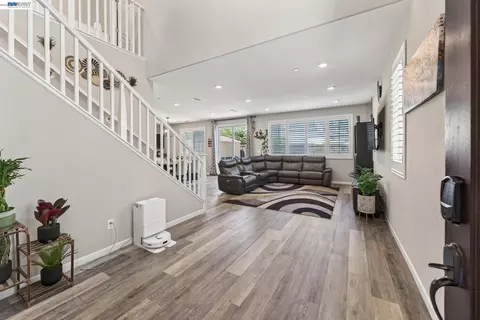 Entry Way - 455 Leonardo Way, Mountain House, CA 95391 photo 1 of 6