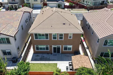View/Area - 455 Leonardo Way, Mountain House, CA 95391 photo 8 of 12