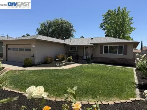 827 Caliente Ave, Livermore, CA 94550