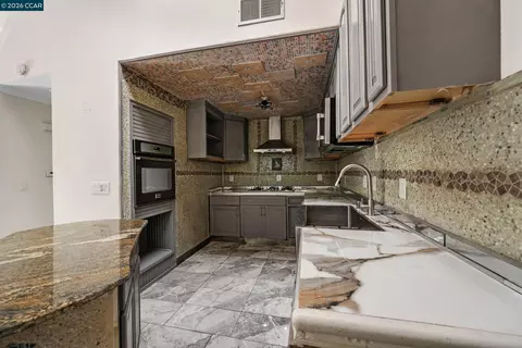 Kitchen - 1544 Bailey Rd #30, Concord, CA 94521 photo 2 of 6
