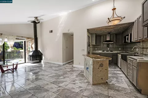 Living - 1544 Bailey Rd #30, Concord, CA 94521 photo 2 of 5
