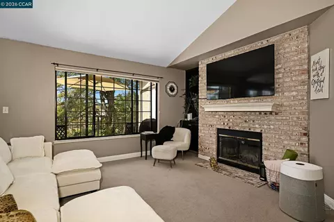 5012 Lakeview Dr #201, San Ramon, CA 94582
