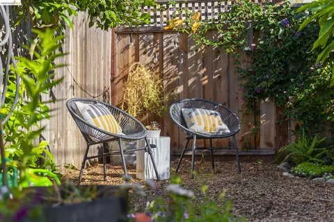 Exterior - 1030 Delaware St #B, Berkeley, CA 94710 photo 2 of 7