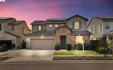 15887 Brownstone Ct, Lathrop, CA 95330