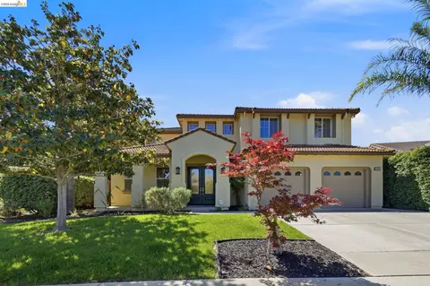 1050 Overland Pl, Vacaville, CA 95687