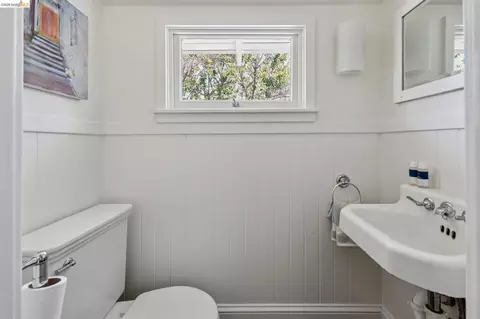Bath - 1419 Berkeley Way, Berkeley, CA 94702 photo 2 of 2