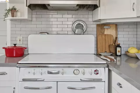 Kitchen - 1419 Berkeley Way, Berkeley, CA 94702 photo 3 of 4