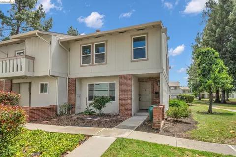Exterior - 1808 Wildbrook Ct #D, Concord, CA 94521 photo 2 of 9