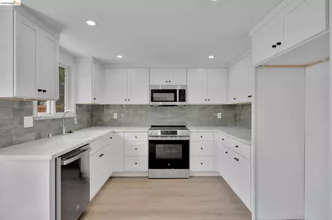 Kitchen - 1808 Wildbrook Ct #D, Concord, CA 94521 photo 2 of 5