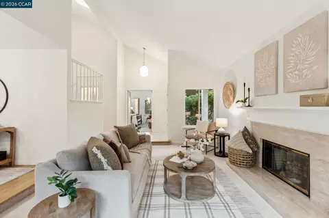 53 Paso Nogal Ct, Pleasant Hill, CA 94523